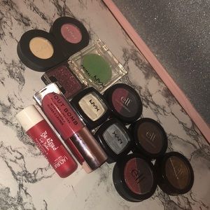Makeup bundle